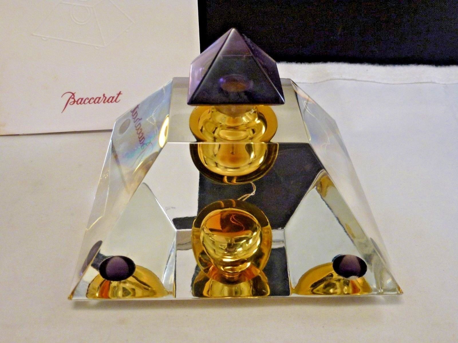 luxlifestyle-baccarat-les-sacrees-de-thebess-perfume-botte-nuoc-hoa-dat-tien-1640451618.jpg