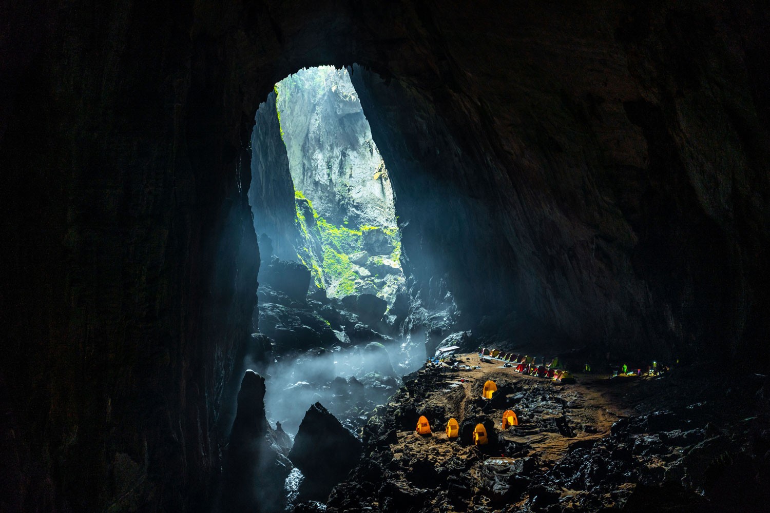 luxlifestyle-son-doong-baicamtraiso1-1640564195.jpg