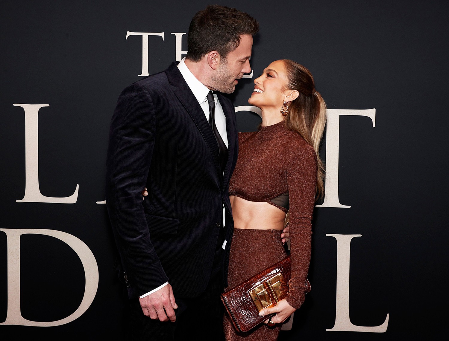 ben-affleck-and-jennifer-lopez-credit-arturo-holmesgetty-1649868202.jpeg