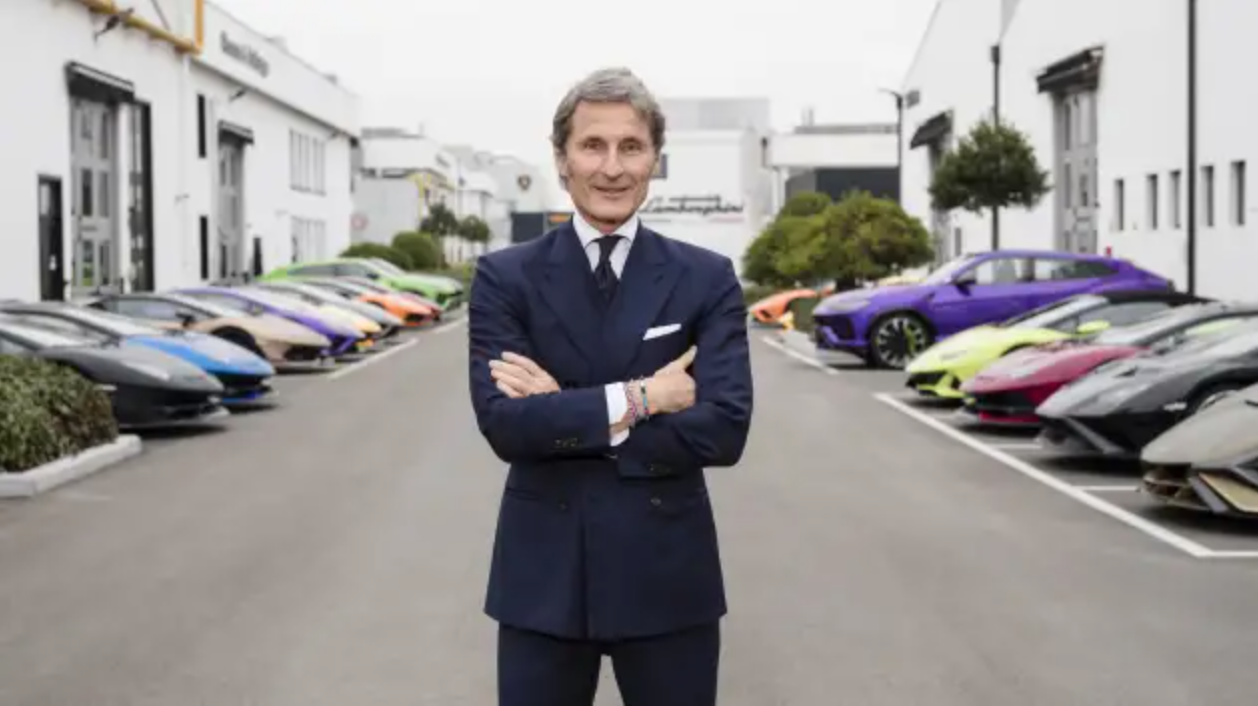 stephan-winkelmann-giam-doc-dieu-hanh-cua-lamborghini-1652595464.png