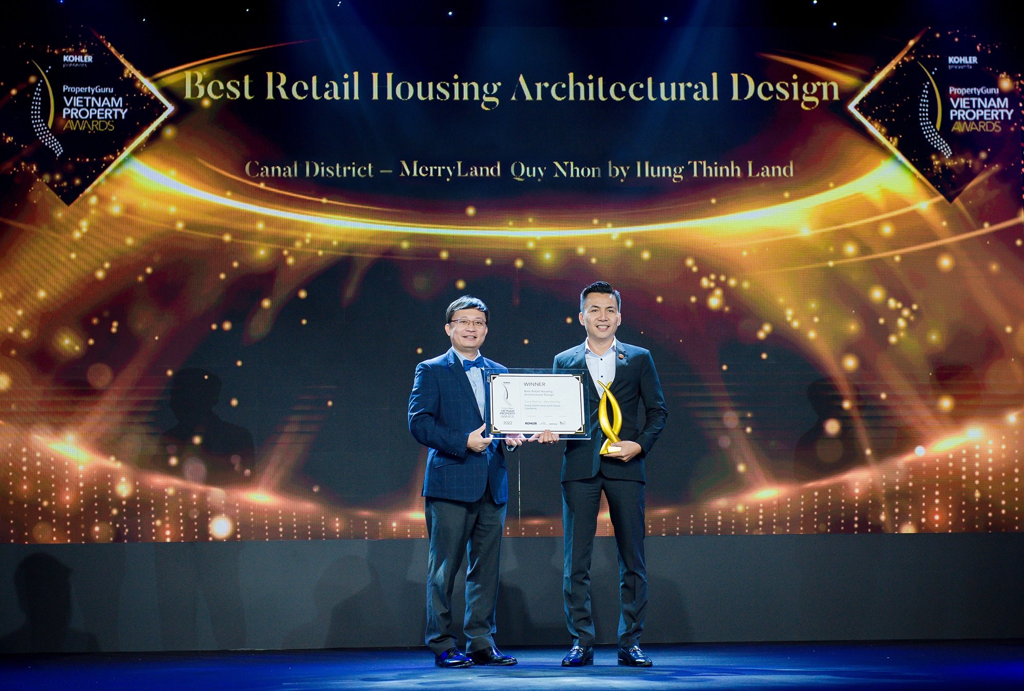 ong-dang-van-vu-duy-dai-dien-tap-doan-hung-thinh-nhan-giai-best-retail-housing-architectural-design-thiet-ke-kien-truc-nha-pho-kinh-doanh-tot-nhat-danh-cho-phan-khu-bizhouse-canal-district-1666663887.jpg