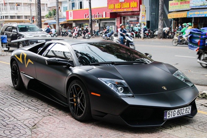 lambo-1668482579.jpg