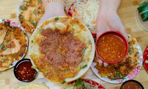 Khách Mỹ ngỡ ngàng với món đặc sản Việt Nam thơm ngon chế biến chỉ 20 giây