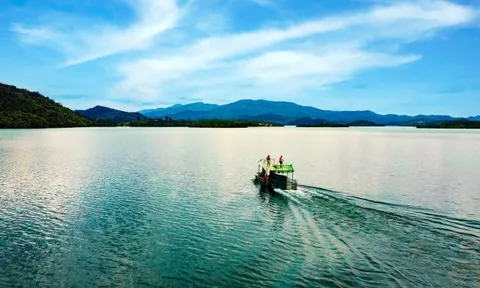 Hồ Hàm Thuận (Lâm Đồng): Vẻ đẹp kiệt tác của thiên nhiên