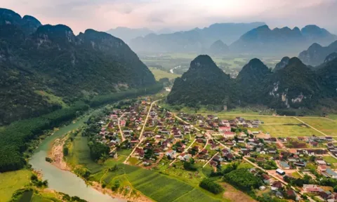 Ngôi làng du lịch tốt nhất thế giới ở vùng 'rốn lũ'