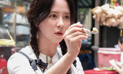 Nữ du khách Hàn thử món ăn 'tệ nhất Việt Nam', vài giây sau bật ra 1 câu ngoài dự đoán