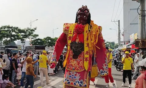 Rộn ràng Lễ hội Nghinh Ông Quan Thánh Đế Quân giữa lòng Phan Thiết