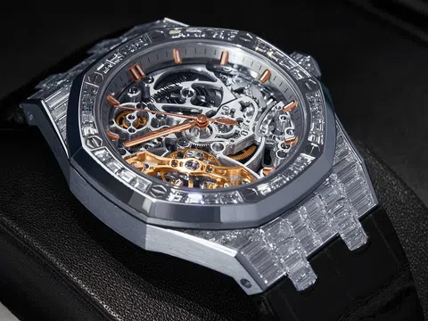 Chiêm ngưỡng vẻ lộng lẫy của Royal Oak Double Balance Wheel “High Jewellery”