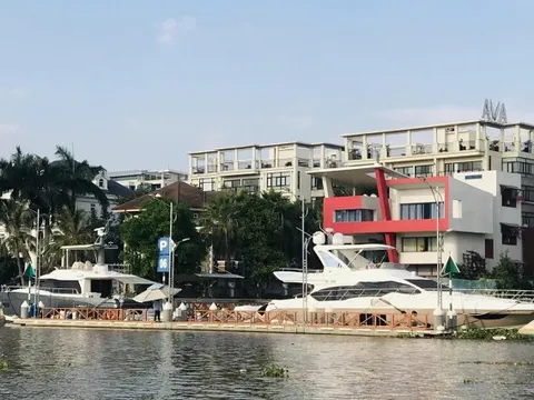 Du thuyền - từ thú chơi xa hoa thành “cục nợ”