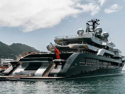 Tổng số du thuyền Nga chịu lệnh trừng phạt trị giá hơn 3,5 tỷ đô la, CEO hãng dầu lửa lớn nhất nước cũng không thoát nạn