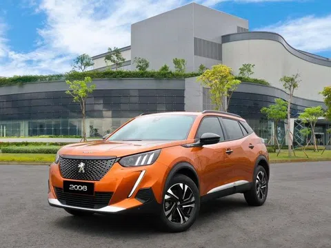 THACO AUTO tặng xe Peugeot 2008 cho vận động viên điền kinh Nguyễn Thị Oanh