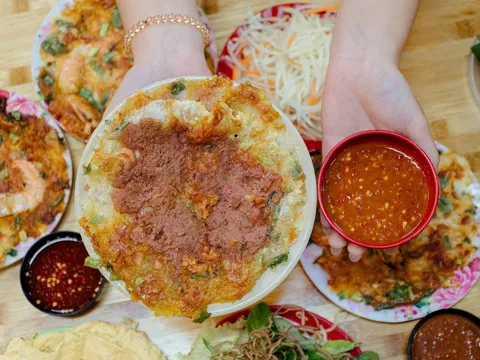Khách Mỹ ngỡ ngàng với món đặc sản Việt Nam thơm ngon chế biến chỉ 20 giây