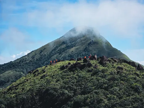 Mê mẩn giữa biển mây trên 'nóc nhà' Quảng Trị