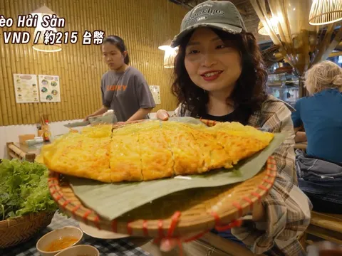 Khách Trung Quốc đến Hà Nội, tấm tắc khen món nổi tiếng ở quán miền Tây