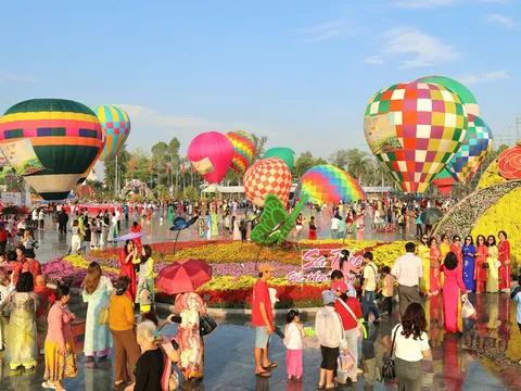 Gần 600 nghìn du khách đến với Festival Hoa – Kiểng Sa Đéc