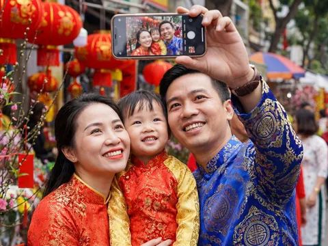 Du khách ngoại quốc mách nhỏ cách du lịch Việt Nam tiết kiệm