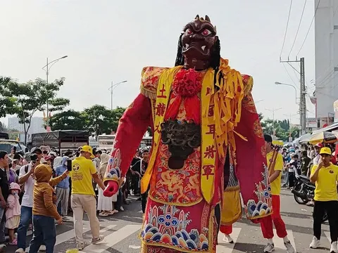 Rộn ràng Lễ hội Nghinh Ông Quan Thánh Đế Quân giữa lòng Phan Thiết
