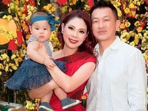 Ca sĩ Thanh Thảo đón Noel trong biệt thự triệu đô 2.000 m2 tại mỹ