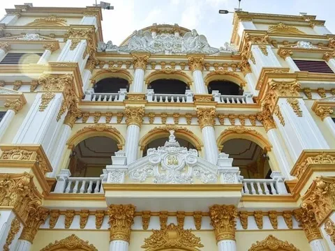 Lâu đài dát vàng giá 'không trên trăm tỷ', rộng hơn 400m2 của đại gia lò gạch Hưng Yên: Bên ngoài ai cũng choáng ngợp, nội thất trong nhà đậm chất làng quê