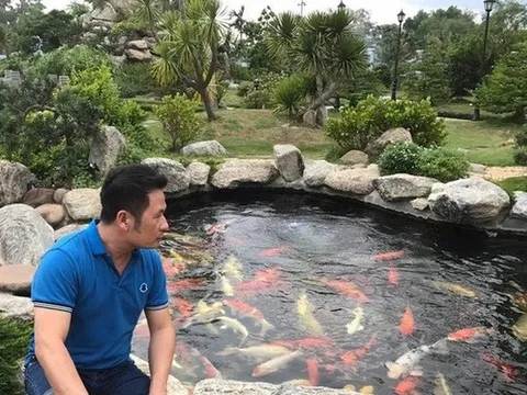 Bằng Kiều tuổi 50: Biệt thự 2.000 m2 tại Mỹ để mẹ trông coi, về Việt Nam cùng vợ mới, thích chơi golf