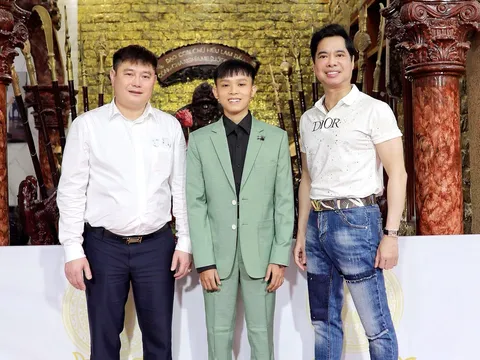 Hồ Văn Cường đầu năm 2022: Được tổ chức show riêng, cát-xê 200 triệu, xe sang đưa đón