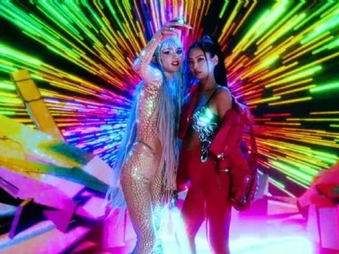 Jennie BLACKPINK khiến fan bỏng mắt với màn xuất hiện bốc lửa trong teaser của bạn gái cũ tỷ phú Elon Musk