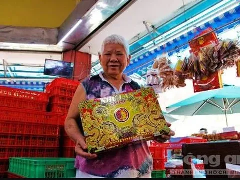 Tỷ phú bánh mì Sài Gòn không dùng di động, thẻ ngân hàng, chê đàn ông nên sống độc thân