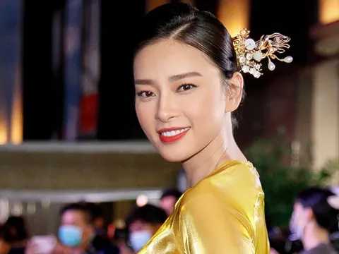 Ngô Thanh Vân ở tuổi 43: Tậu biệt thự "đậm chất thiền" đặt tượng Phật lớn ngay lối ra vào, đi xế hộp hạng sang, đeo đồng hồ bạc tỷ, sắp kết hôn với "tình trẻ" kém 11 tuổi