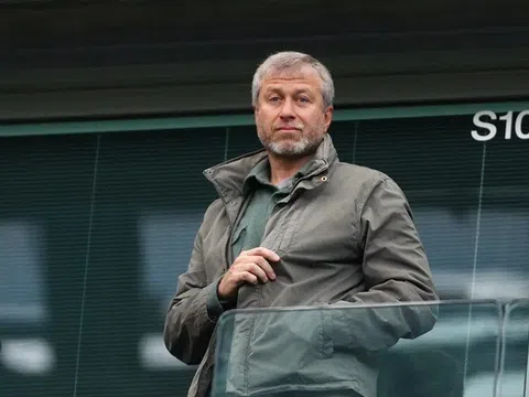 Tỷ phú Roman Abramovich được người dân hòn đảo chuyên thu hút giới giàu có bảo vệ danh tiếng