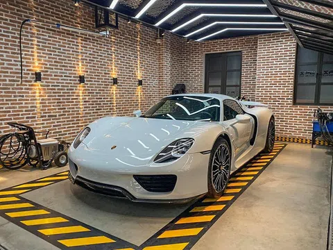 Ông chủ Coffee Trung Nguyên tậu siêu xe Porsche 918 Spyder màu trắng độc nhất Việt Nam