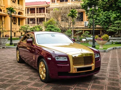 'Quá tam ba bận', Rolls-Royce Ghost mạ vàng của tỷ phú Trịnh Văn Quyết vẫn ế khách